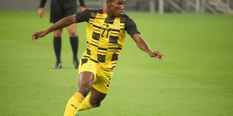 Which Ghanaian club owns Maxwell Abbey Quaye? according to the Ghana Football Association’s data.