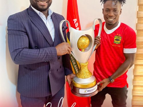 Rashid Nortey has received a warm and sparse welcome from former Medeama teammates Blay and Agadas.