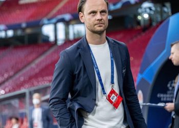 Chelsea’s new sporting director convened a crisis meeting at the club’s Cobham training complex.