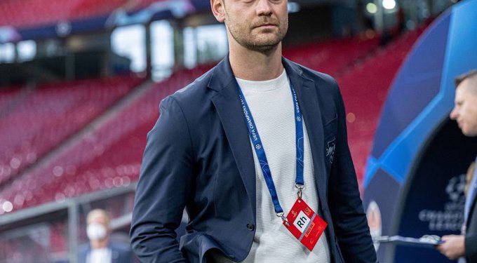 Chelsea’s new sporting director convened a crisis meeting at the club’s Cobham training complex.