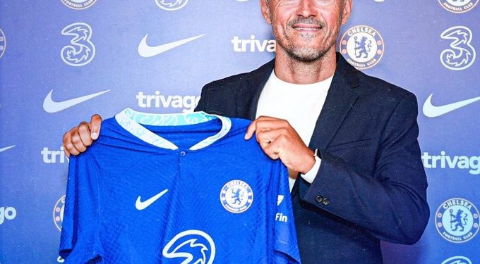 Luis Enrique arrives in London for talks with Chelsea about a possible move to Stamford Bridge.