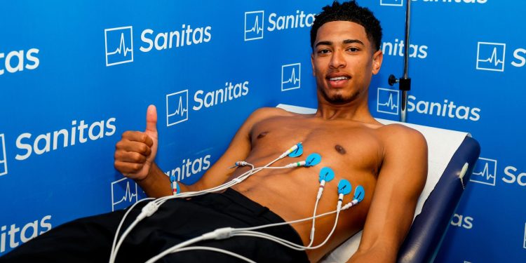 Jude Bellingham downplayed comparisons to Zinedine Zidane, a Los Blancos legend after his formal unveiling.